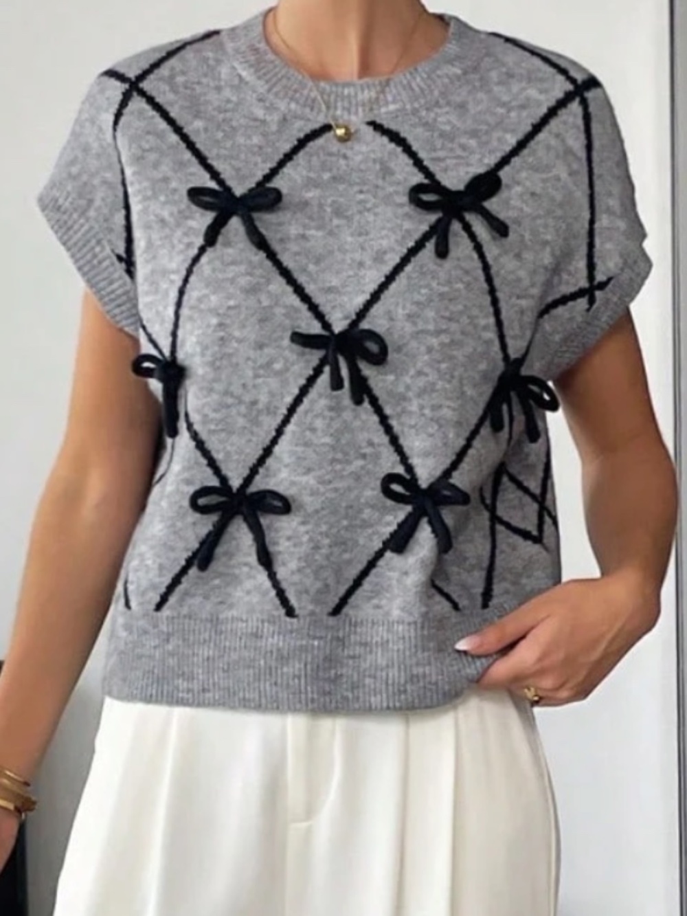 Classic Bow Detail Round Neck Batwing Sleeve Knit top - Picture 4 of 9